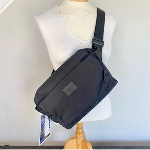 DUCHAMP London Crossbody Bag Unisex in Black New with Tags
